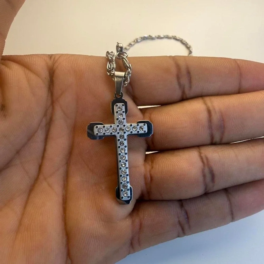 Gold cross pendant necklace